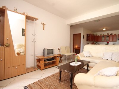 Apartment Two bedroom apartment with terrace Ćunski, Lošinj A-8010-a - Outdoor photo 16