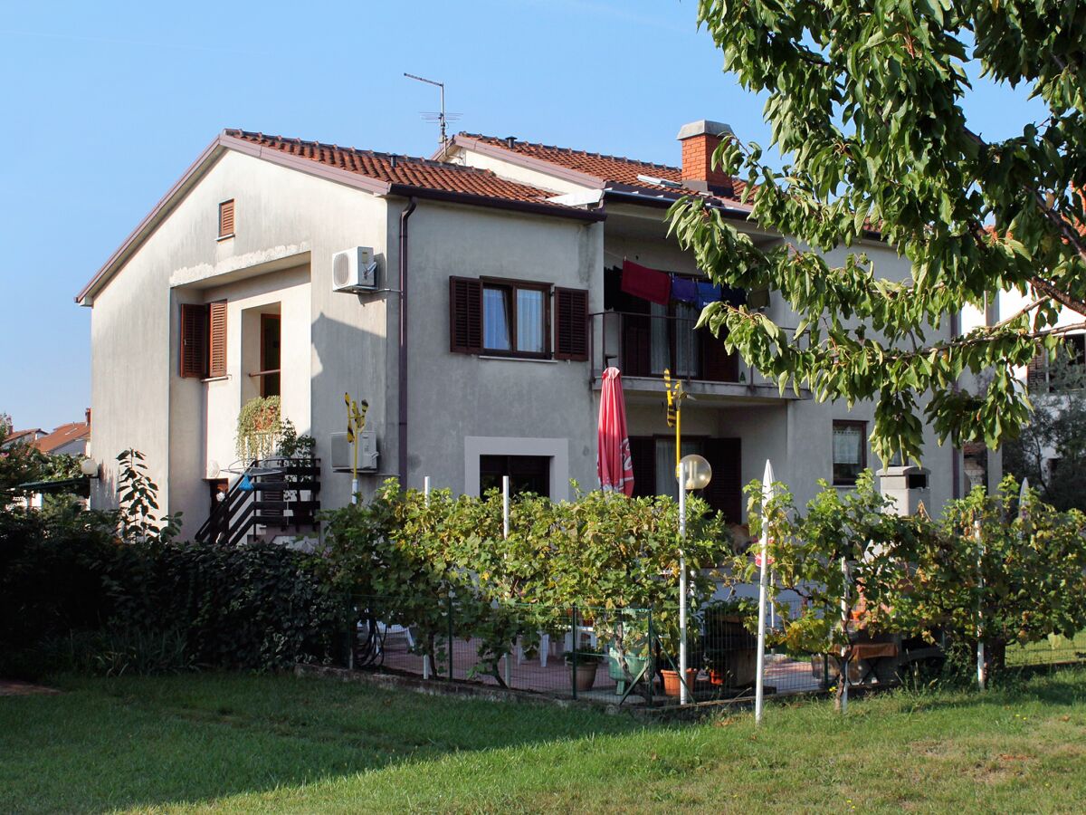 Apartment Two bedroom apartment with terrace Umag A-7109-a - Outdoor photo 2