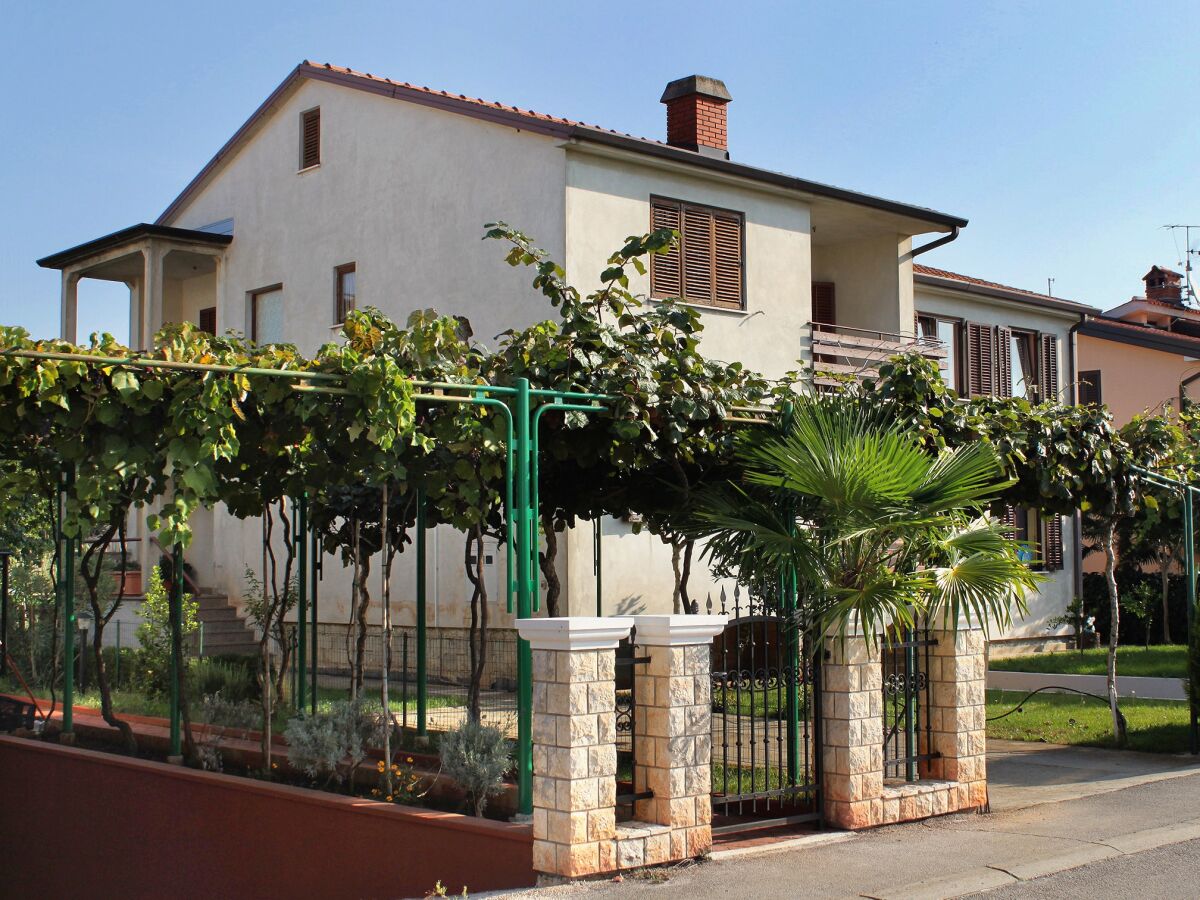 Apartment Two bedroom apartment with terrace Umag A-7109-a - Outdoor photo 4