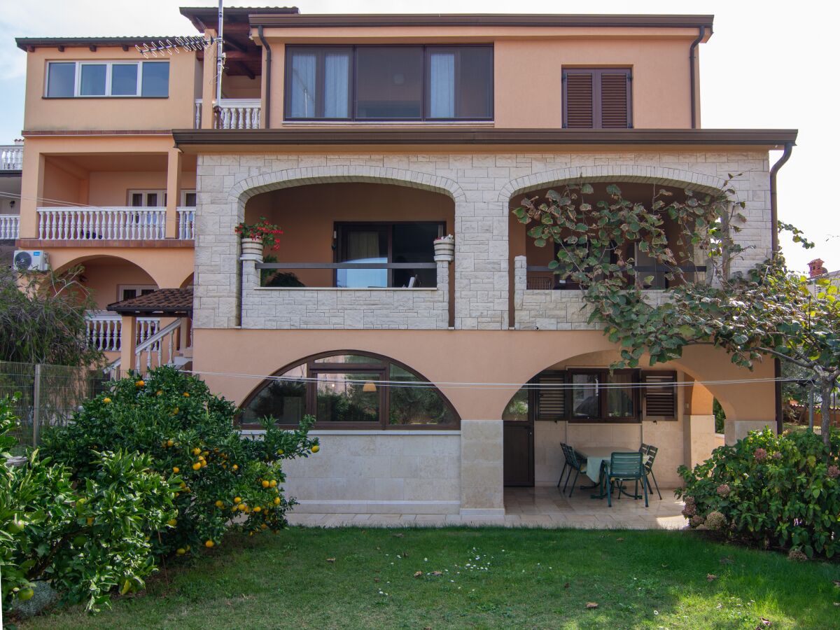 Apartment Two bedroom apartment with terrace Štinjan, Pula A-7368-a - Outdoor photo 3