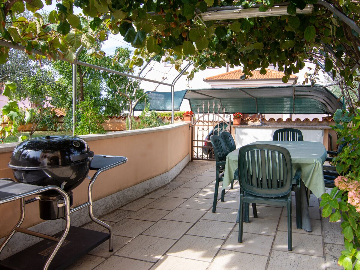 Apartment Two bedroom apartment with terrace Štinjan, Pula A-7368-a - Outdoor photo 4