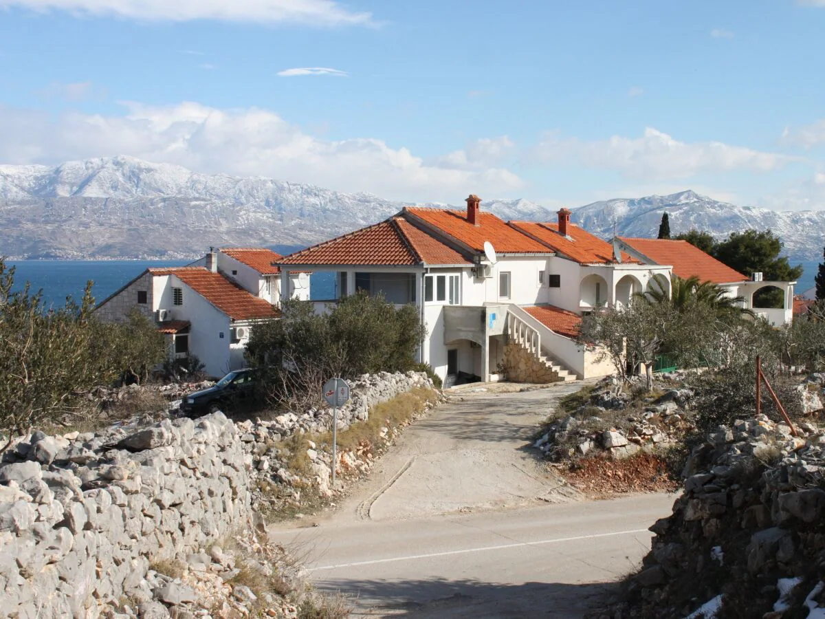 Apartment Apartments with parking space Supetar, Brač - 7535 - Apartments with parking space Supetar, Brač - 7535