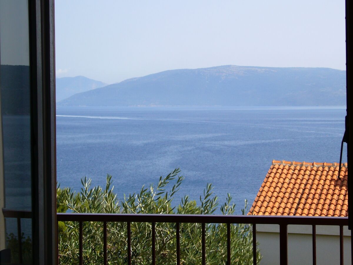 Apartment One bedroom apartment with balcony and sea view Valun, Cres A-386-b