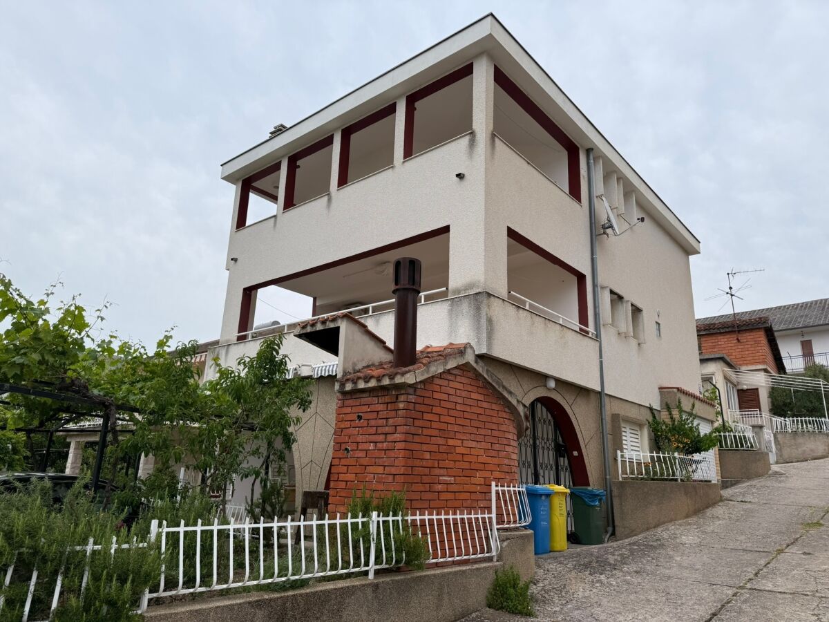 Apartment Two bedroom apartment with terrace and sea view Grebaštica, Šibenik A-24533-a