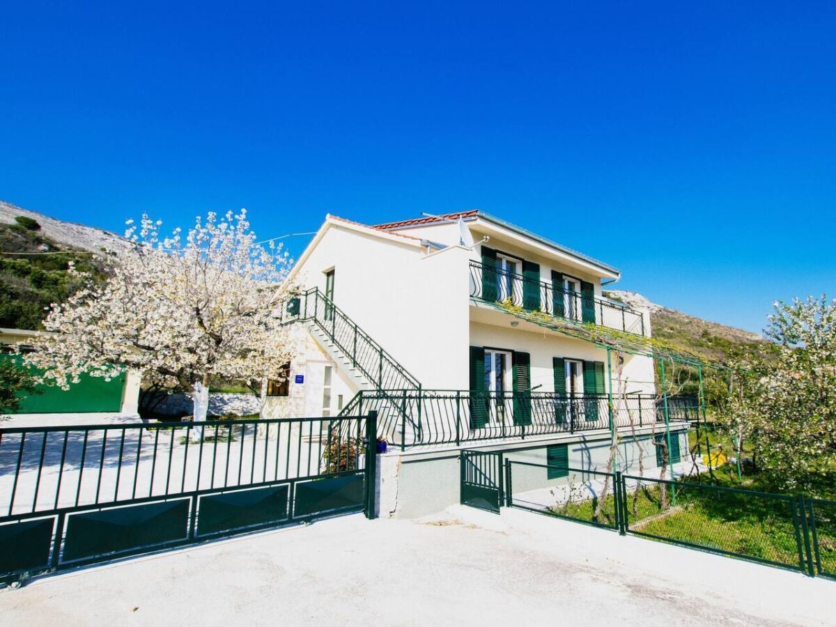 Holiday house Comfortable and spacious house with terrace and sea view Plano, Trogir K-21403 - Outdoor photo 3