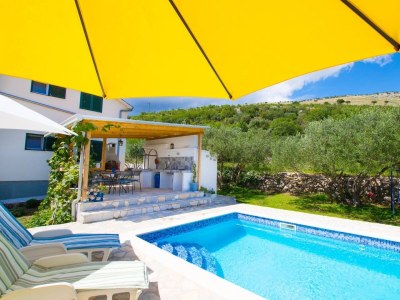 Holiday house Comfortable and spacious house with terrace and sea view Plano, Trogir K-21403 - Outdoor photo 39