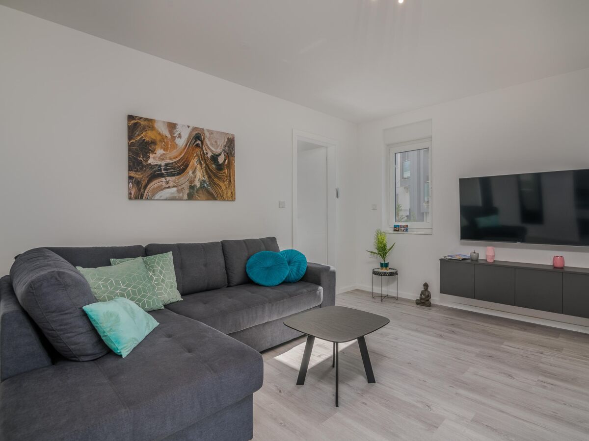 Apartment Two bedroom apartment with terrace Njivice, Krk A-21493-a - Outdoor photo 5