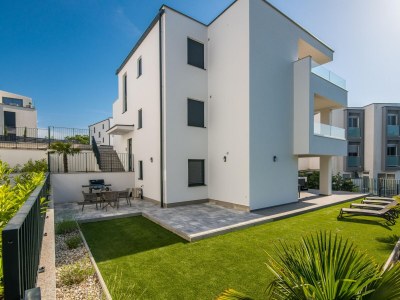 Apartment Two bedroom apartment with terrace Njivice, Krk A-21493-a in Njivice - Apartment