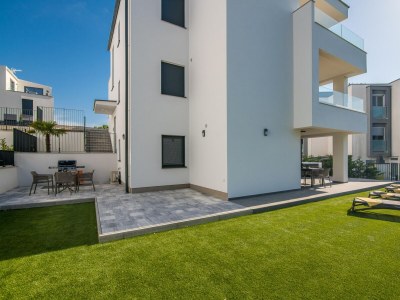 Apartment Two bedroom apartment with terrace Njivice, Krk A-21493-a - Outdoor photo 2