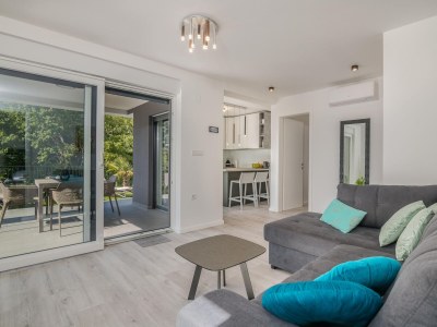 Apartment Two bedroom apartment with terrace Njivice, Krk A-21493-a - Outdoor photo 7