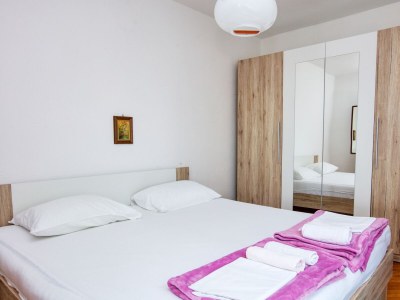 Apartment Two bedroom apartment near beach Šparadići, Šibenik A-21600-a in Grebaštica - Apartment