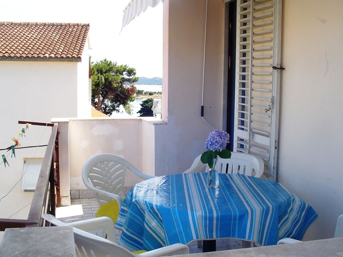 Apartment Two bedroom apartment with balcony Pakoštane, Biograd A-24548-b