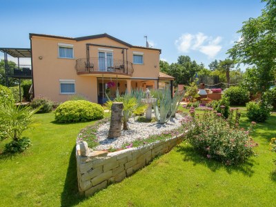 Apartment One bedroom apartment with terrace and sea view Stranići, Poreč A-24558-b in Nova Vas - Apartment