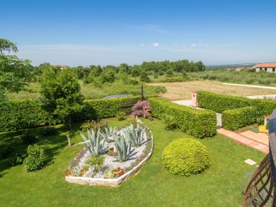 Apartment One bedroom apartment with terrace and sea view Stranići, Poreč A-24558-b - Outdoor photo 8