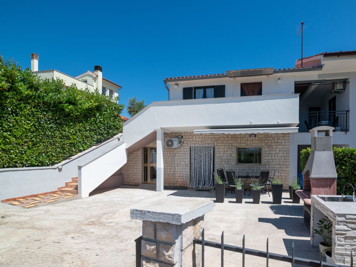 Apartment Two bedroom apartment with terrace Peruški, Marčana A-24578-a - Outdoor photo 3