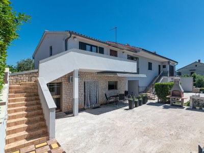 Apartment Two bedroom apartment with terrace Peruški, Marčana A-24578-a - Outdoor photo 2