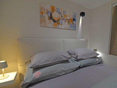 Apartment One bedroom apartment with air-conditioning Veli Lošinj, Lošinj A-24590-a - Outdoor photo 12