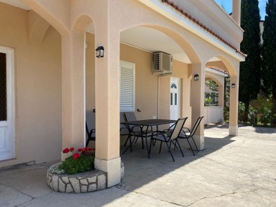 Apartment Three bedroom apartment with terrace Lopar, Rab A-24597-a - Outdoor photo 5