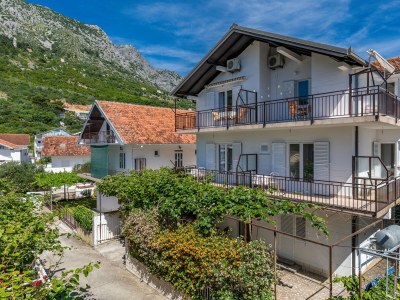 Apartment Comfortable and spacious apartment with terrace Podaca, Makarska A-516-a in Podaca - Apartment