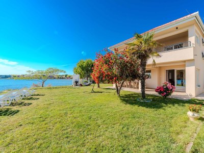 Apartment Three bedroom apartment near beach Privlaka, Zadar A-24599-a - Outdoor photo 7