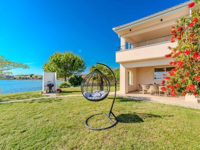Apartment Three bedroom apartment near beach Privlaka, Zadar A-24599-a - Outdoor photo 10