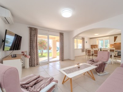 Apartment Three bedroom apartment near beach Privlaka, Zadar A-24599-a - Outdoor photo 14