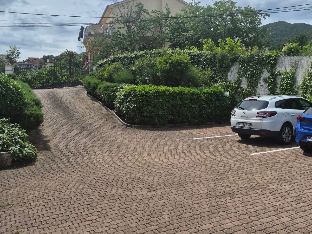 Apartment Two bedroom apartment with terrace and sea view Opatija - Pobri, Opatija A-24607-a - Outdoor photo 4