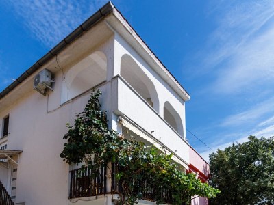 Apartment Two bedroom apartment with terrace and sea view Pinezići, Krk A-24610-a - Outdoor photo 2