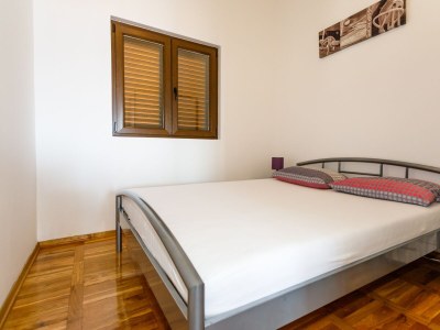 Apartment Two bedroom apartment with terrace and sea view Pinezići, Krk A-24610-a - Outdoor photo 12