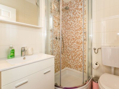 Apartment Two bedroom apartment with terrace and sea view Pinezići, Krk A-24610-a - Outdoor photo 14