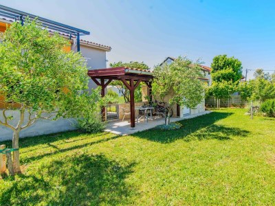 Apartment Two bedroom apartment with terrace Privlaka, Zadar A-24611-a - Outdoor photo 4