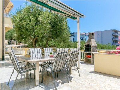 Apartment One bedroom apartment with balcony and sea view Tučepi, Makarska A-24643-c - Outdoor photo 10