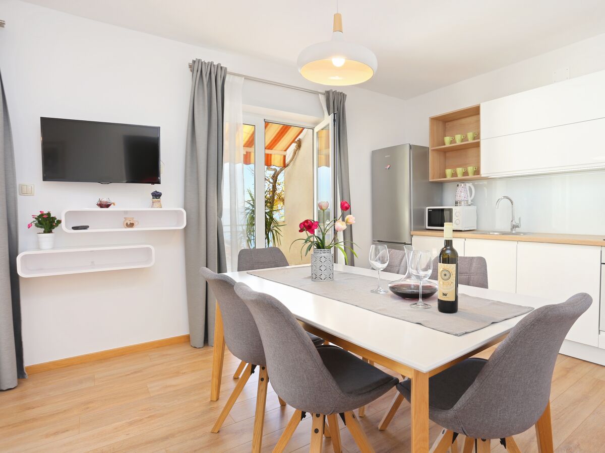 Apartment Two bedroom apartment with terrace and sea view Podgora, Makarska A-2594-b