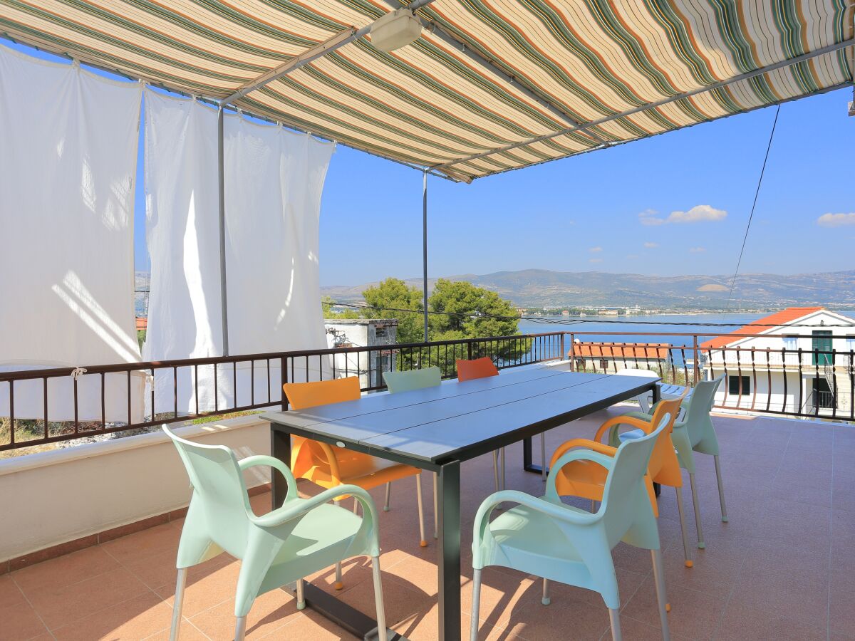 Apartment Three bedroom apartment with terrace and sea view Arbanija, Čiovo A-1125-a