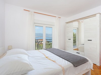 Apartment Three bedroom apartment with terrace and sea view Arbanija, Čiovo A-1125-a - Outdoor photo 24