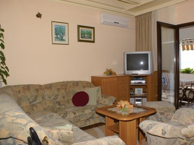 Apartment Two bedroom apartment near beach Tučepi, Makarska A-2694-c - Outdoor photo 7