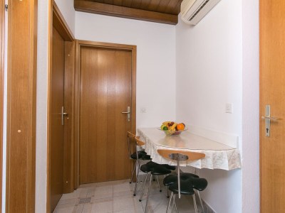 Apartment Two bedroom apartment with balcony and sea view Brela, Makarska A-2717-a - Outdoor photo 11