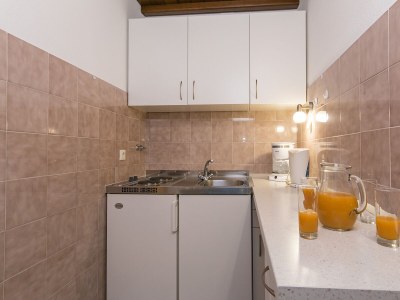 Apartment Two bedroom apartment with balcony and sea view Brela, Makarska A-2717-a - Outdoor photo 12