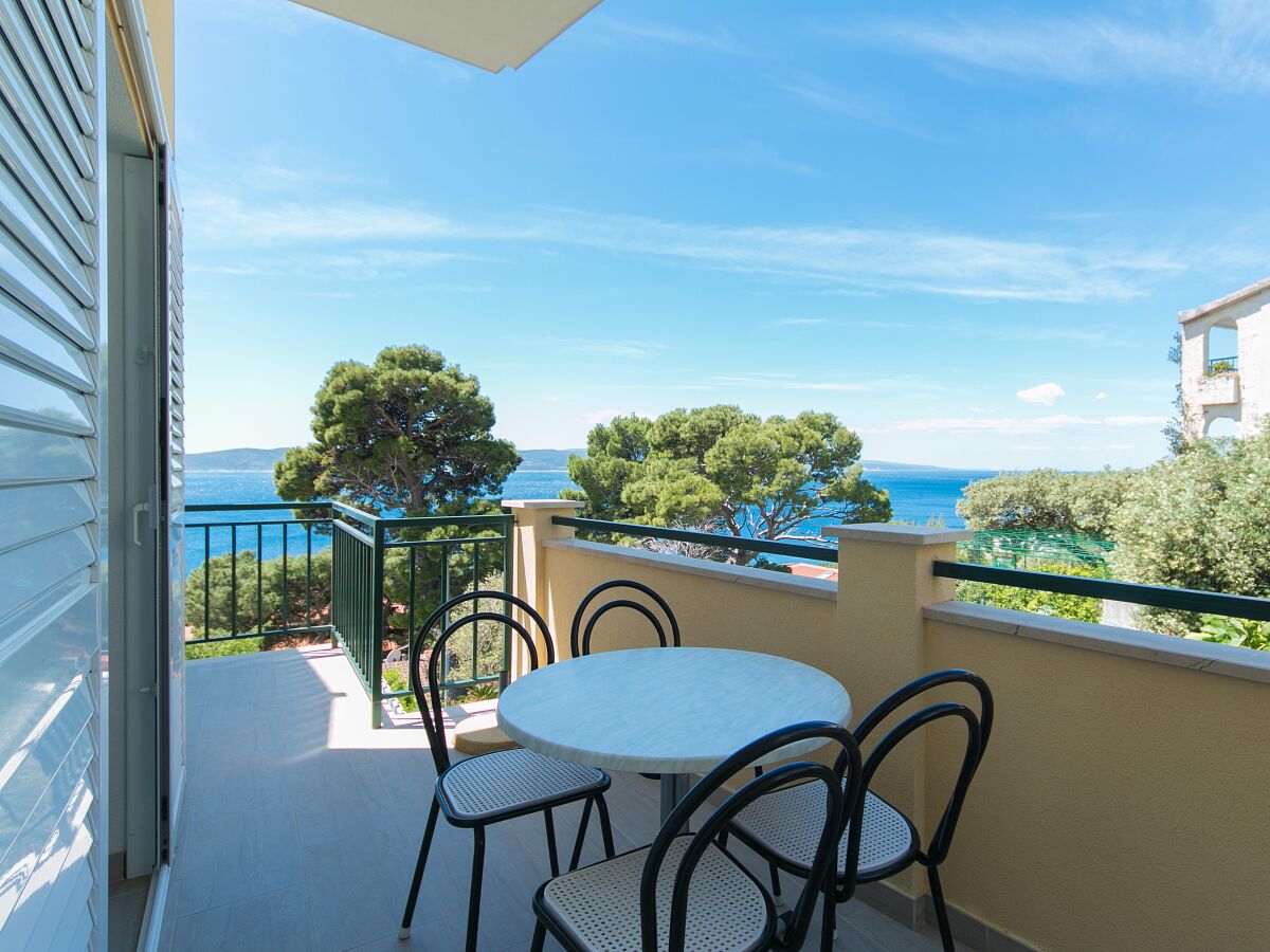 Apartment Two bedroom apartment with balcony and sea view Brela, Makarska A-2717-c