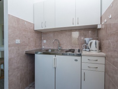 Apartment Two bedroom apartment with balcony and sea view Brela, Makarska A-2717-c - Outdoor photo 12