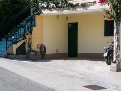 Holiday room with balcony and sea view Brela, Makarska S-2717-a - Outdoor photo 8