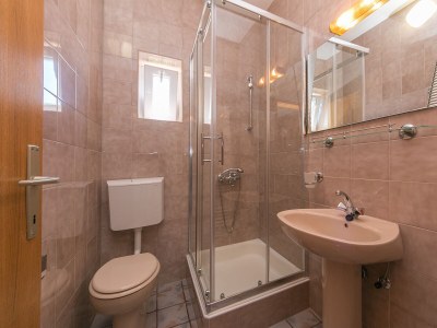 Holiday room with balcony and sea view Brela, Makarska S-2717-a - Outdoor photo 12