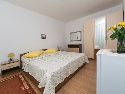 Holiday room with terrace Brela, Makarska S-2717-i - Outdoor photo 9