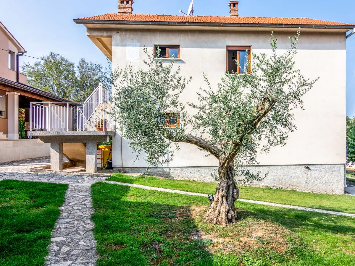 Apartment Three bedroom apartment with terrace Banjole, Pula A-2258-a - Outdoor photo 3