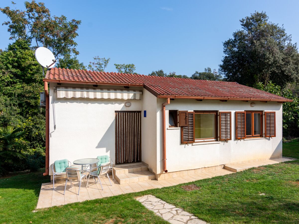 Apartment Three bedroom apartment with terrace Banjole, Pula A-2258-a - Outdoor photo 4