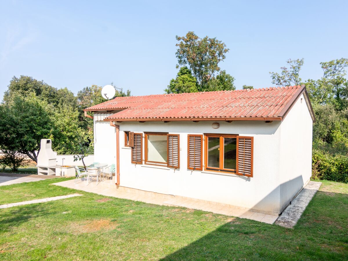 Apartment Three bedroom apartment with terrace Banjole, Pula A-2258-a - Outdoor photo 5