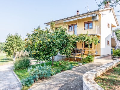 Apartment Three bedroom apartment with terrace Banjole, Pula A-2258-a in Pula - Apartment