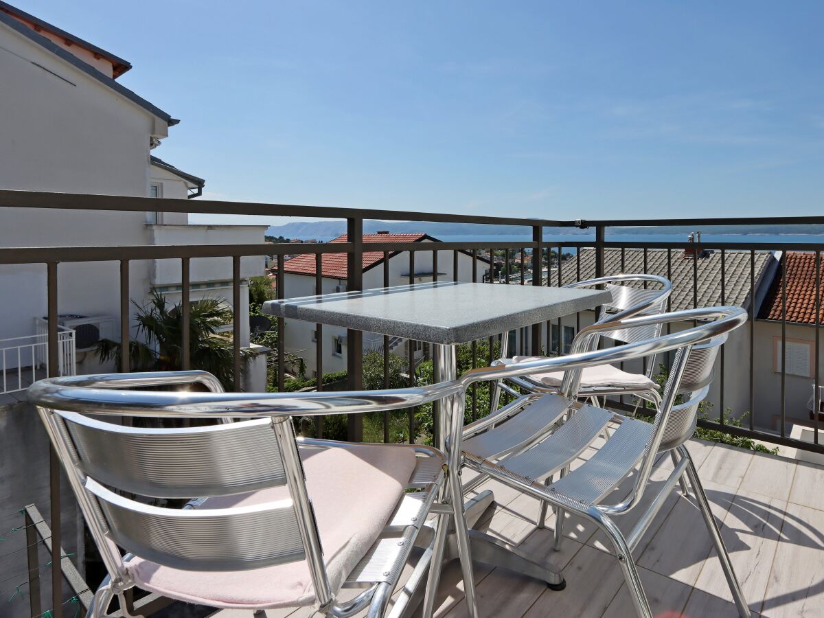Apartment One bedroom apartment with balcony and sea view Selce, Crikvenica A-2362-a
