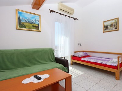 Apartment One bedroom apartment with balcony and sea view Selce, Crikvenica A-2362-a - Outdoor photo 13