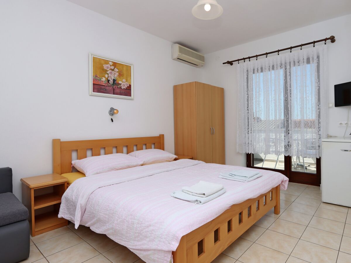 Holiday room with balcony and sea view Selce, Crikvenica S-2362-b